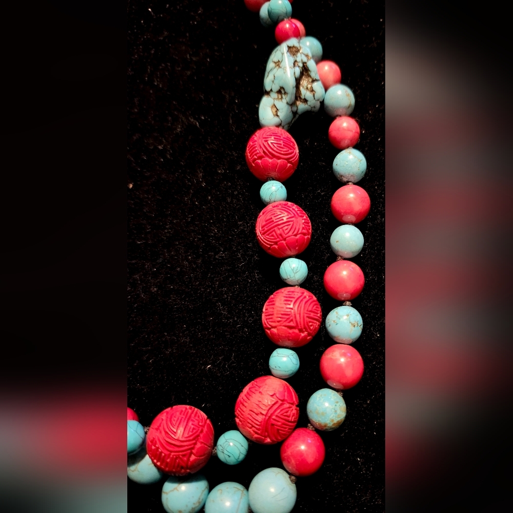 Vintage Turquoise Dyed Howlite & Oriental Carved Faux Cinnabar Beaded Necklace - Picture 5 of 6